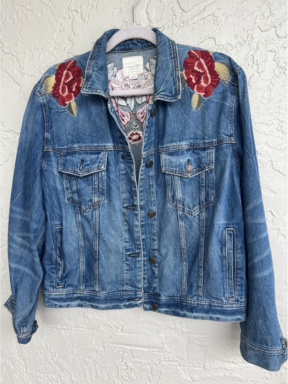 Jean Denim Jacket Woman’s L American Eagle Embroidered Boho Roses.